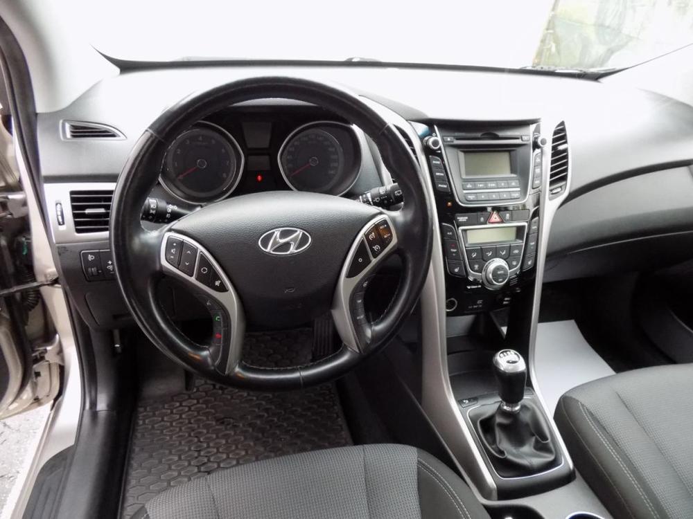 Hyundai i30 1.6i/R/klimatizace/