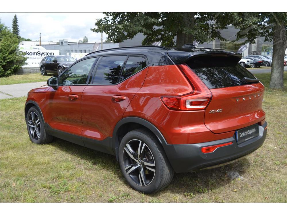 Volvo XC40 2,0 B4 AWD benzn Momentum Aut