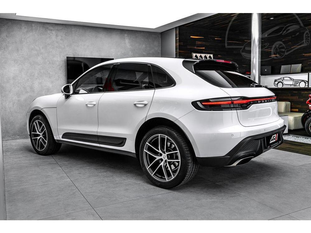 Porsche Macan 2,0 195kW, PDLS, PCM, KAMERA