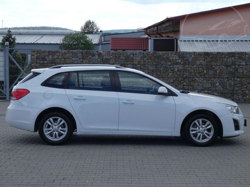 Chevrolet Cruze 1.7 CDTI 96kW combi ZRUKA 36M