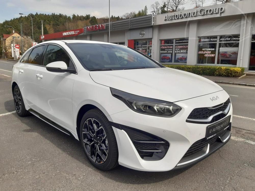 Kia ProCeed GT LINE PLUS 1.5 T-GDi MT