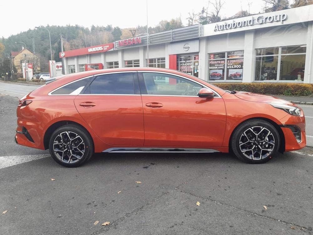 Kia ProCeed GT LINE PLUS 1.5 T-GDi MT