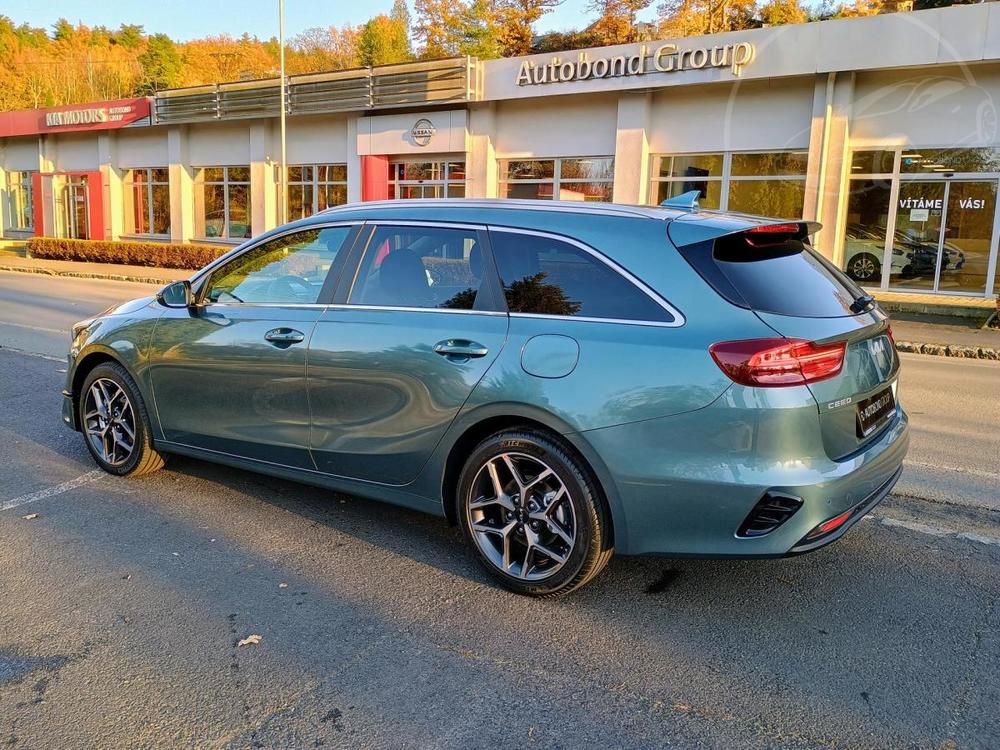 Kia Ceed SW TOP 1.5 T-GDi 7DCT+BUSSINES