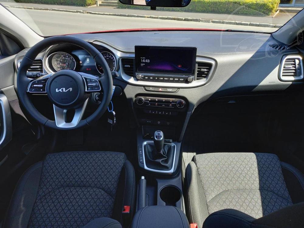 Kia Ceed SPIN 1.5 T-GDI MT