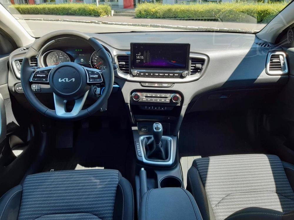 Kia Ceed SW TOP 1.5 T-GDI+BUS 6MT