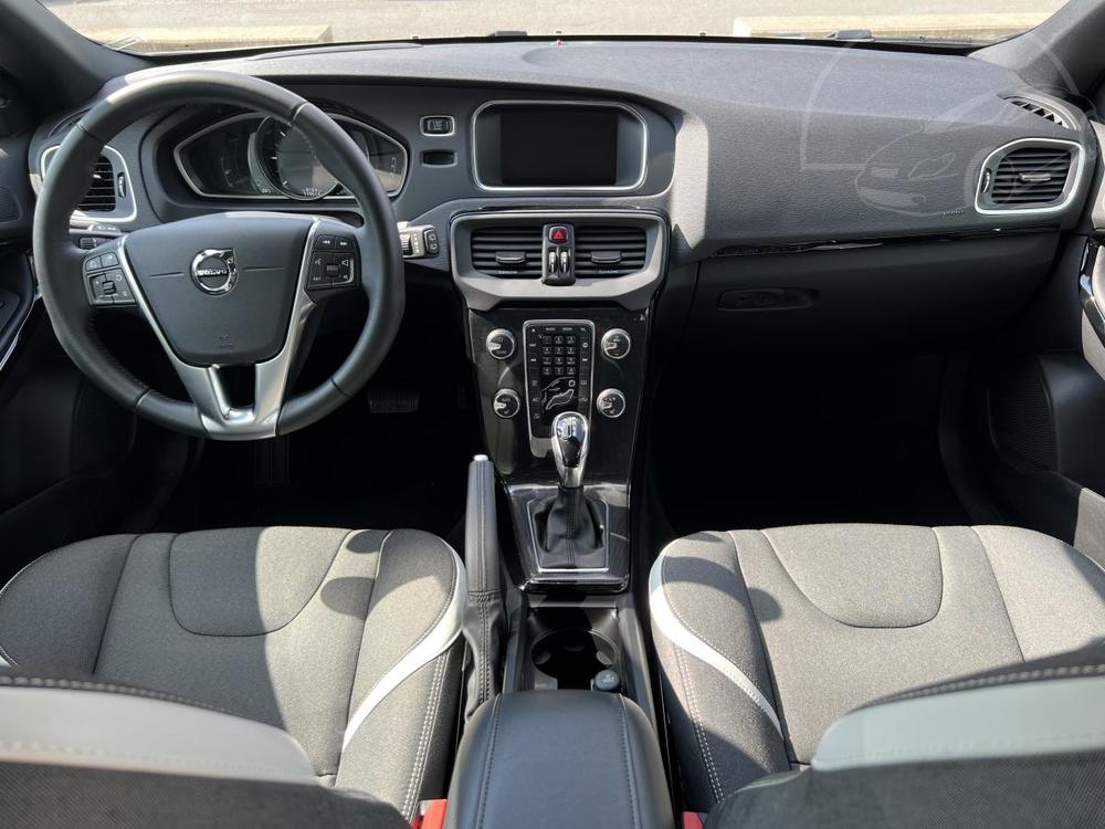 Volvo V40 CC D3 DYNAMIC EDITION AUT