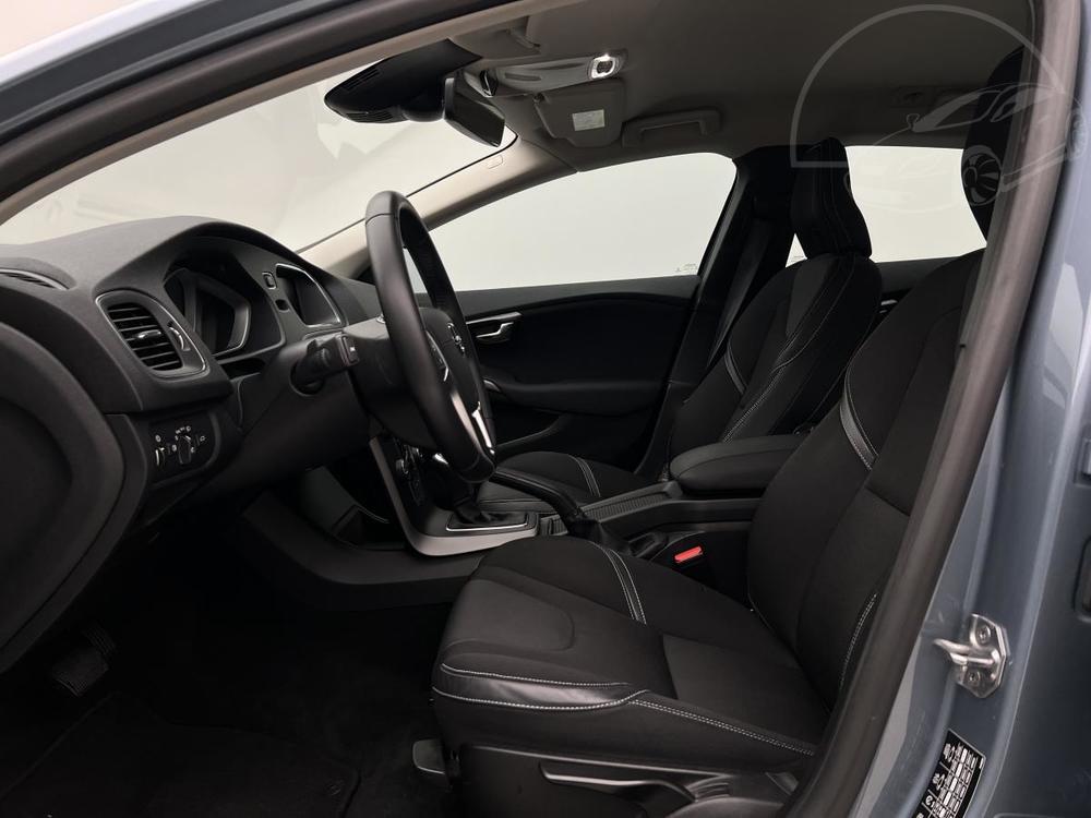 Volvo V40 D3 MOMENTUM AUT 1.maj.