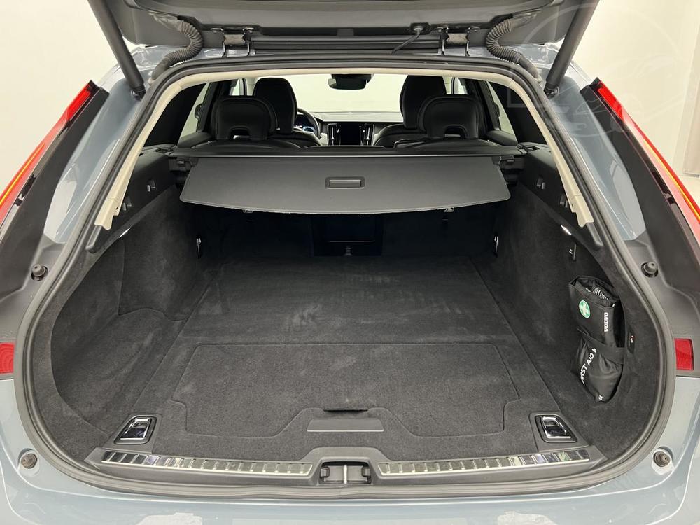 Volvo V90 B4 MOMENTUM AUT 1.maj.