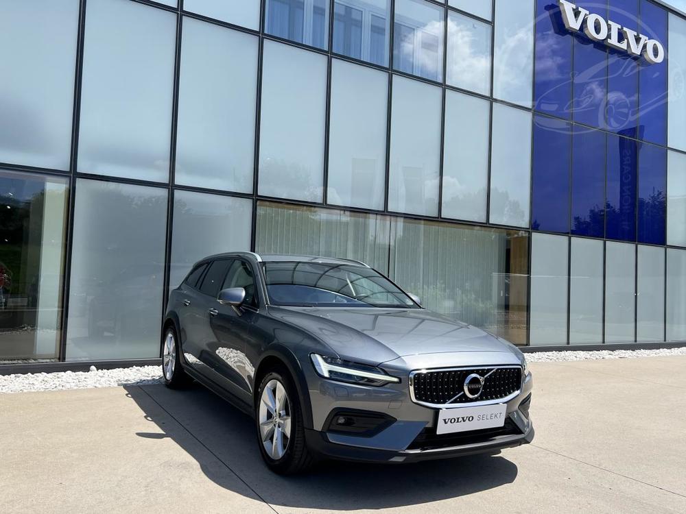 Volvo V60 CROSS COUNTRY D4 AWD Aut 1.maj