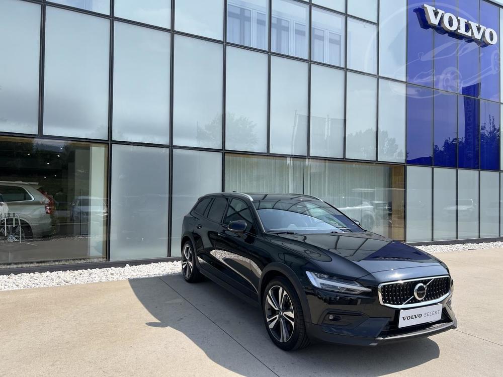 Volvo V60 CROSS COUNTRY B5 AWD Aut 1.maj