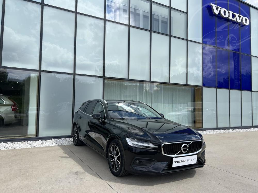 Volvo V60 B4 MOMENTUM Aut 1.maj.