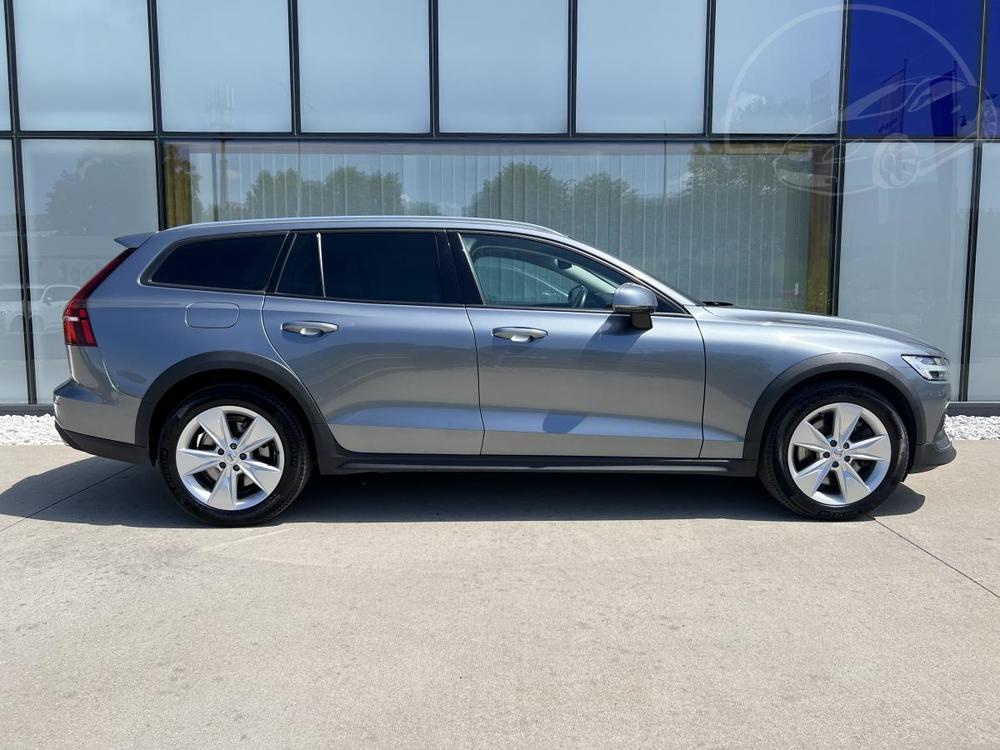 Volvo V60 CROSS COUNTRY D4 AWD Aut 1.maj