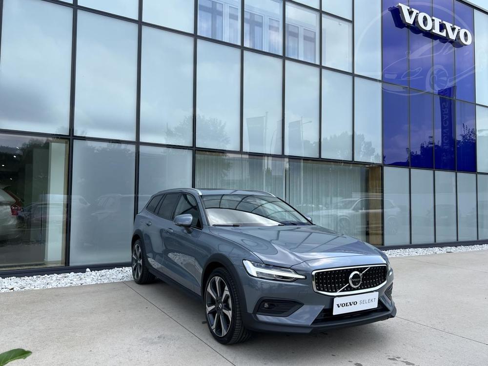 Volvo V60 CROSS COUNTRY B4 AWD Aut 1.maj