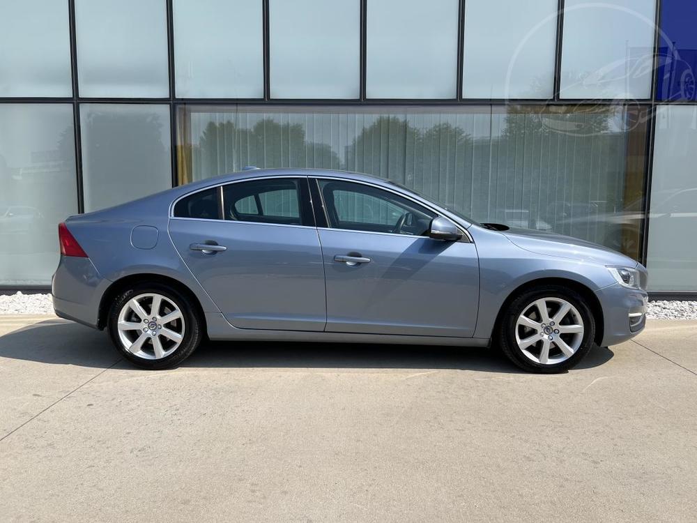 Volvo S60 D3 MOMENTUM