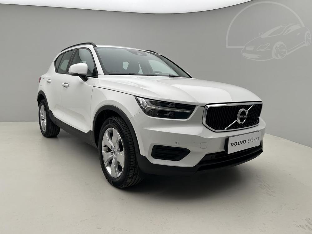 Volvo XC40 T2 MOMENTUM CZ