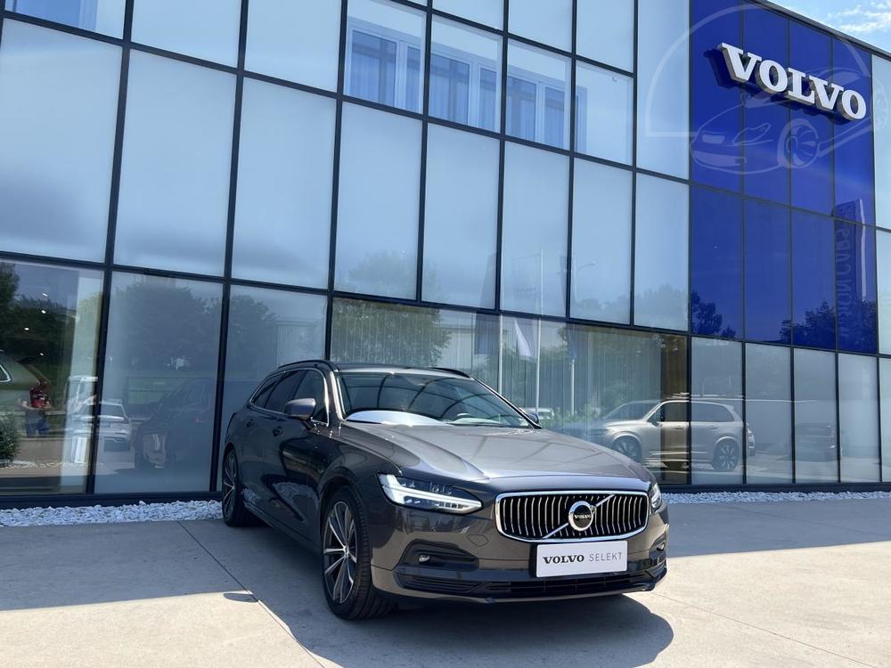 Volvo V90 B4 AWD MOMENTUM Aut 1.maj.