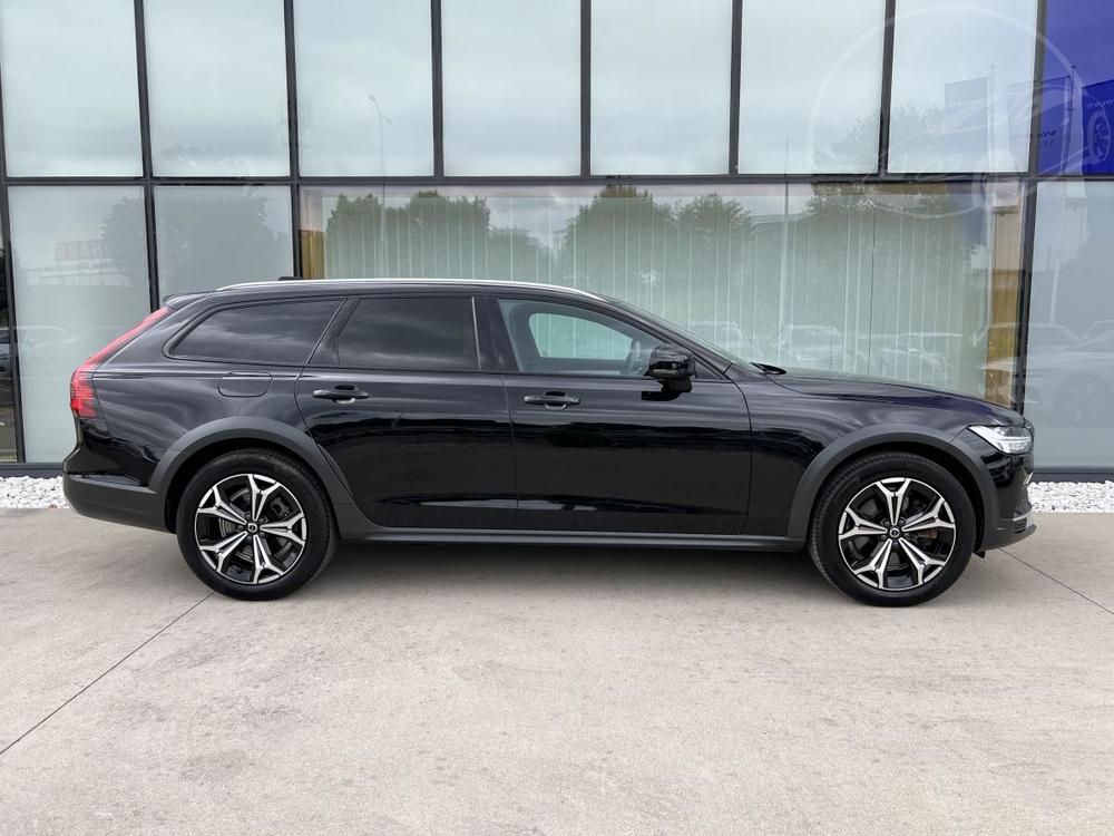 Volvo V90 CROSS COUNTRY B5 AWD Aut 1.maj