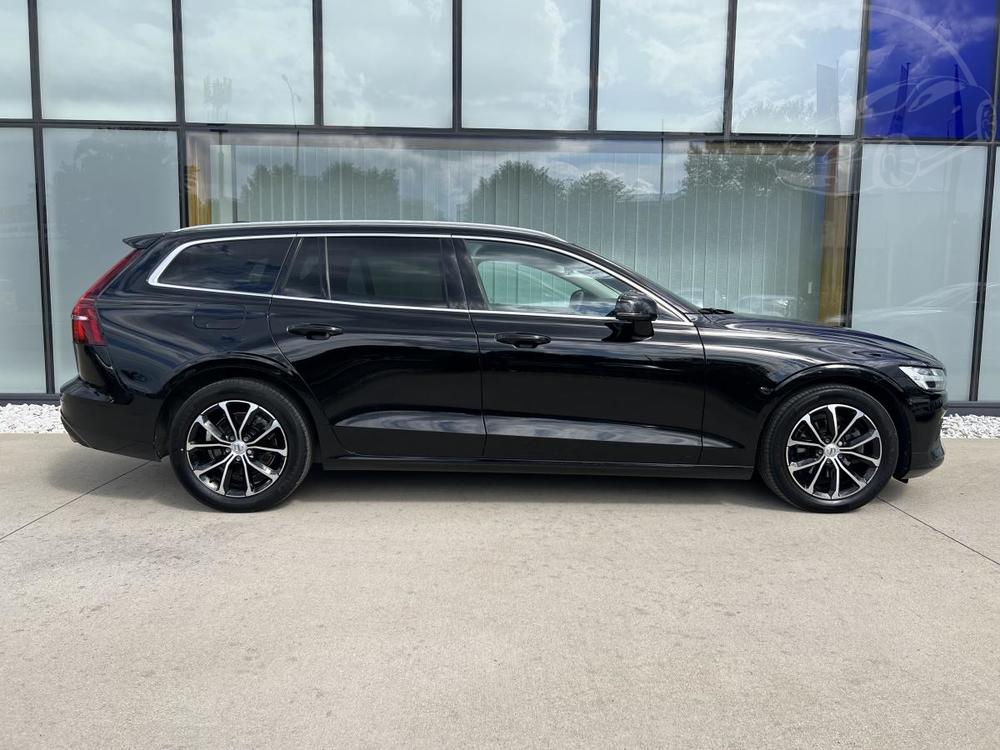 Volvo V60 B4 MOMENTUM Aut 1.maj.