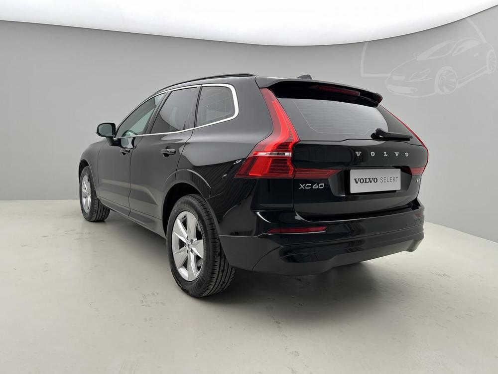 Volvo XC60 B4 MOMENTUM AUT 1.maj.