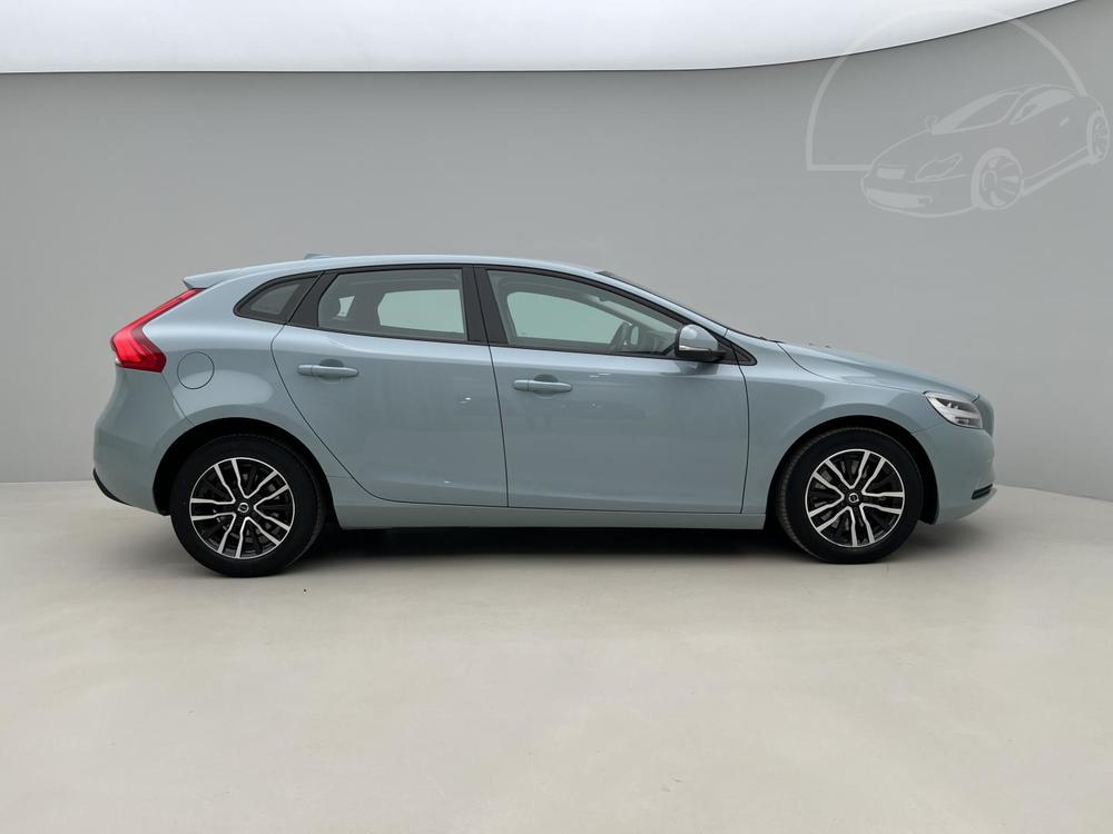 Volvo V40 T2 MOMENTUM