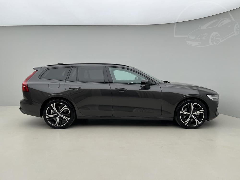 Volvo V60 B4 PLUS DARK Aut 1.maj.