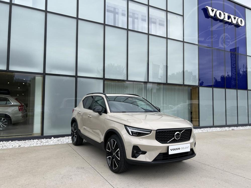 Volvo XC40 B4 AUT BLACK ULTRA