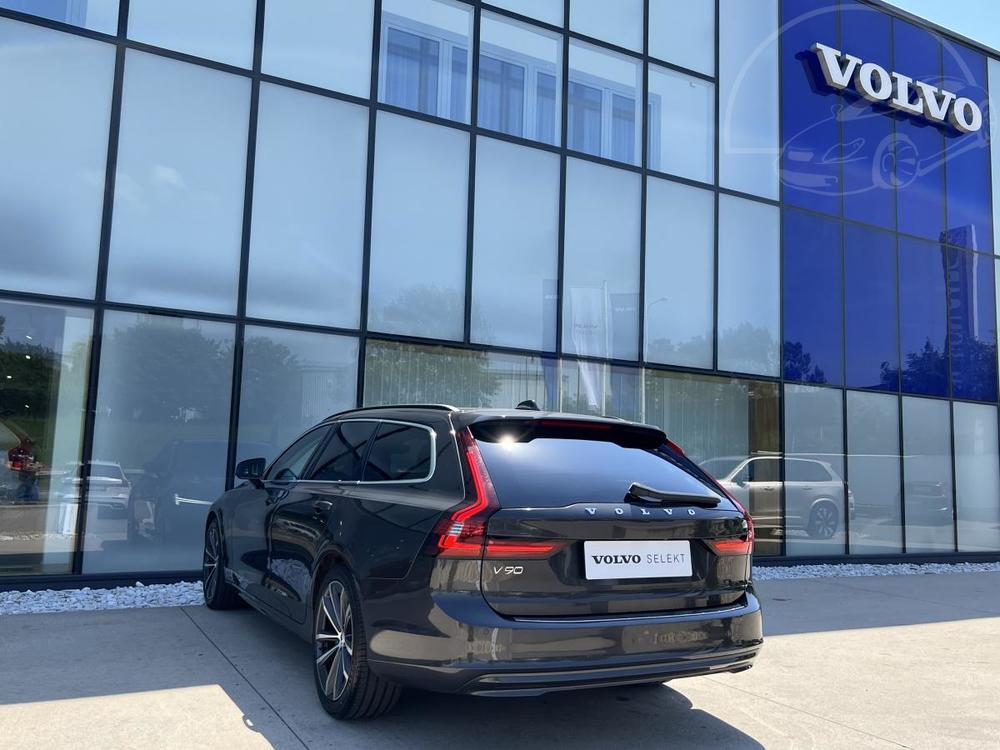 Volvo V90 B4 AWD MOMENTUM Aut 1.maj.