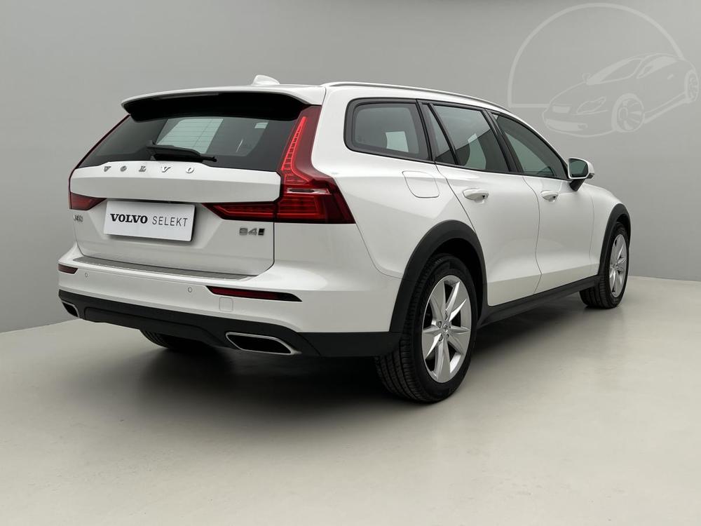 Volvo V60 CROSS COUNTRY B4 AWD Aut 1.maj