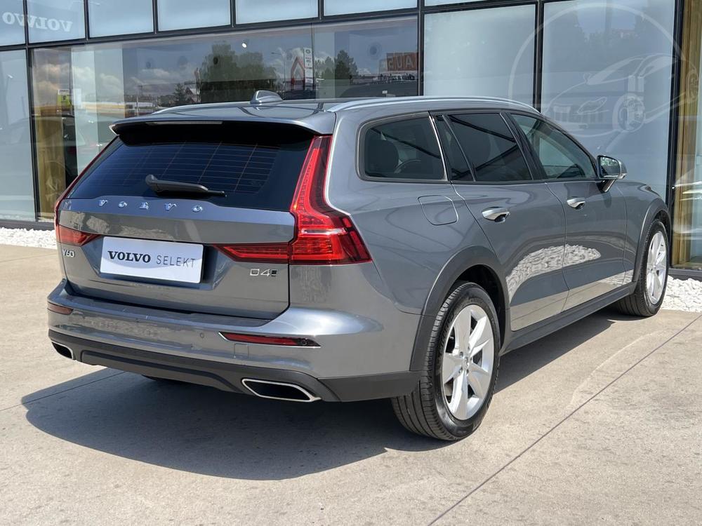 Volvo V60 CROSS COUNTRY D4 AWD Aut 1.maj