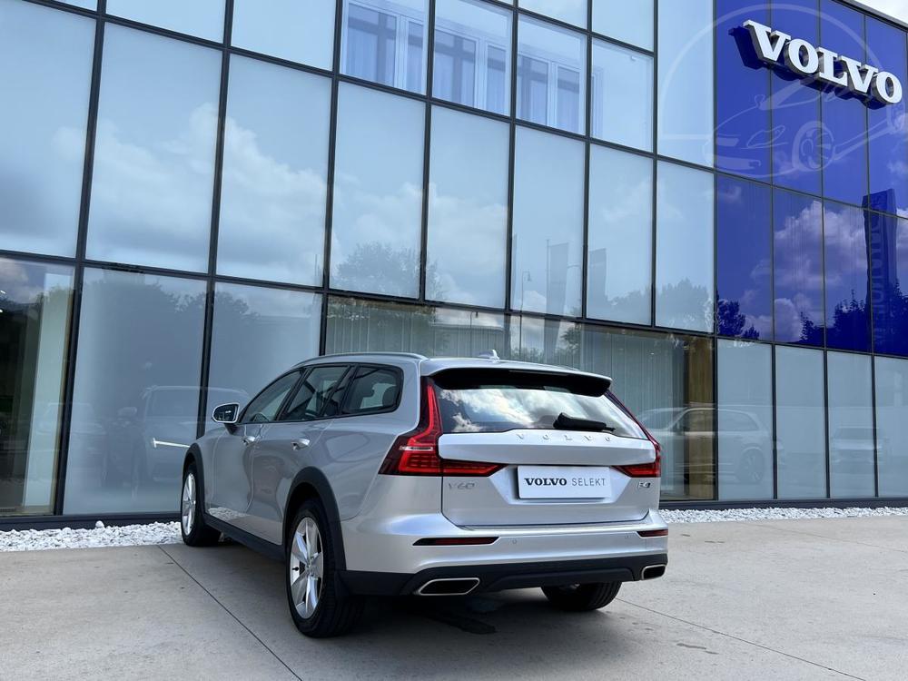 Volvo V60 CROSS COUNTRY B4 AWD Aut 1.maj