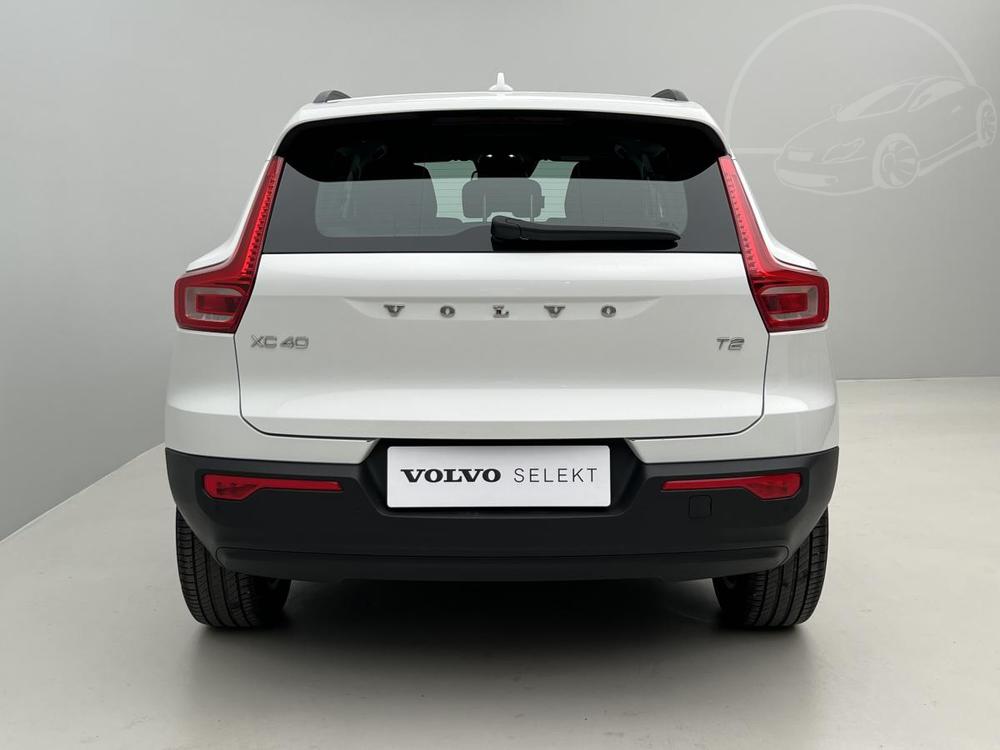 Volvo XC40 T2 MOMENTUM CZ