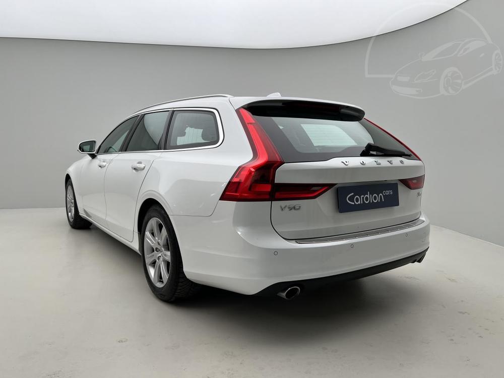 Volvo V90 D4 MOMENTUM AUT