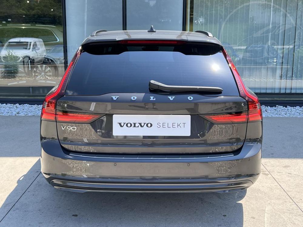 Volvo V90 B4 AWD MOMENTUM Aut 1.maj.