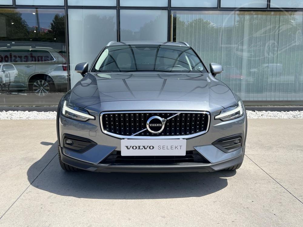 Volvo V60 CROSS COUNTRY D4 AWD Aut 1.maj