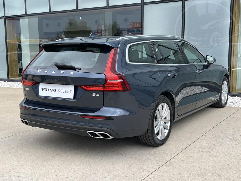 Volvo V60 B4 MOMENTUM Aut 1.maj.