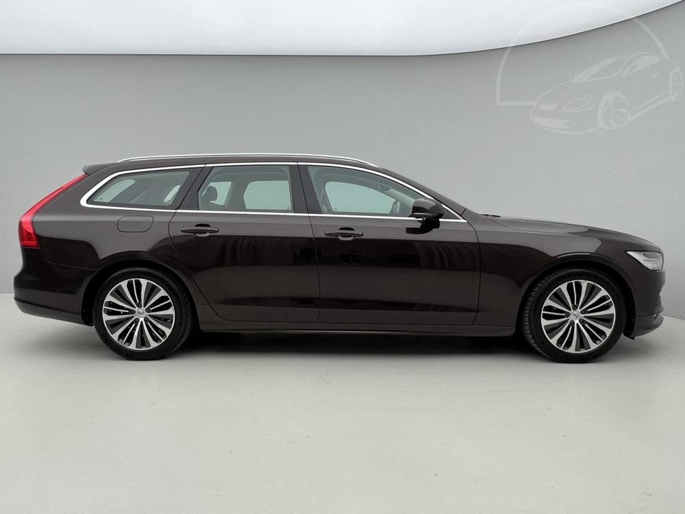 Volvo V90 D4 MOMENTUM AUT