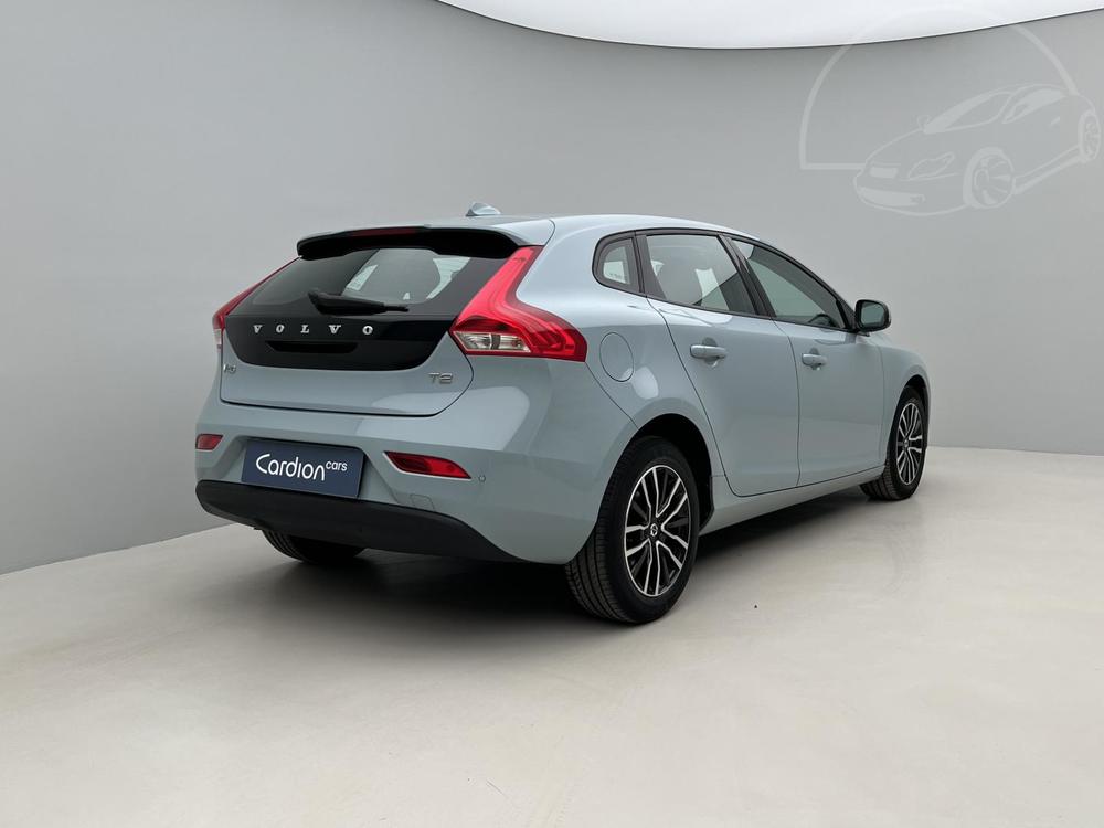 Volvo V40 T2 MOMENTUM