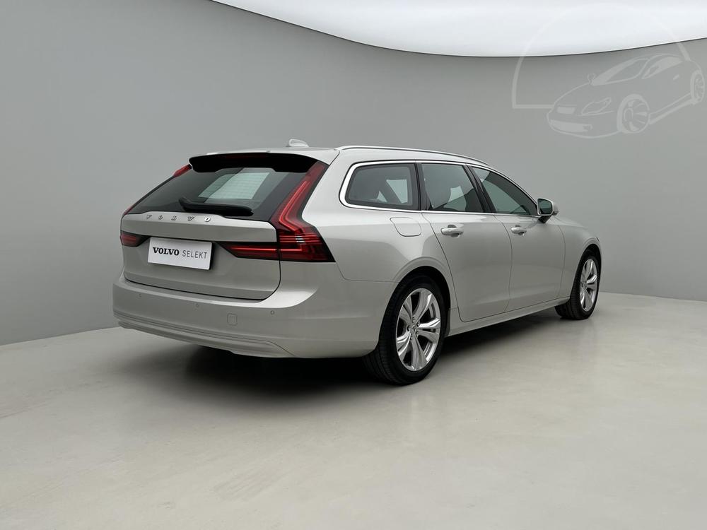 Volvo V90 B4 MOMENTUM Aut 1.maj.