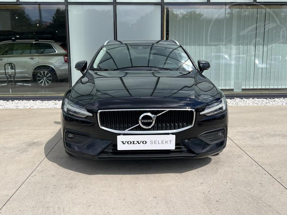 Volvo V60 B4 MOMENTUM Aut 1.maj.