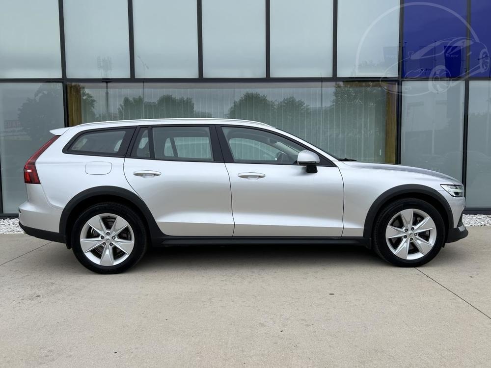 Volvo V60 CROSS COUNTRY B4 AWD Aut 1.maj