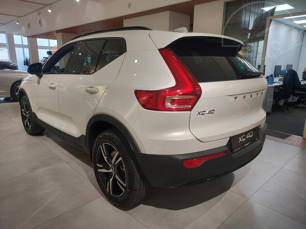 Volvo XC40 B3 AUT BLACK  PLUS