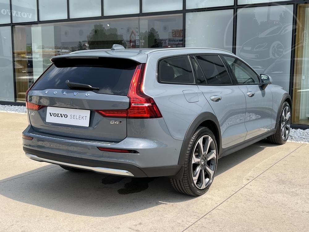 Volvo V60 CROSS COUNTRY B4 AWD Aut 1.maj