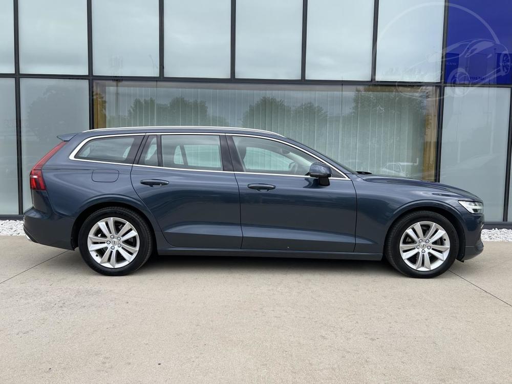 Volvo V60 B4 MOMENTUM Aut 1.maj.