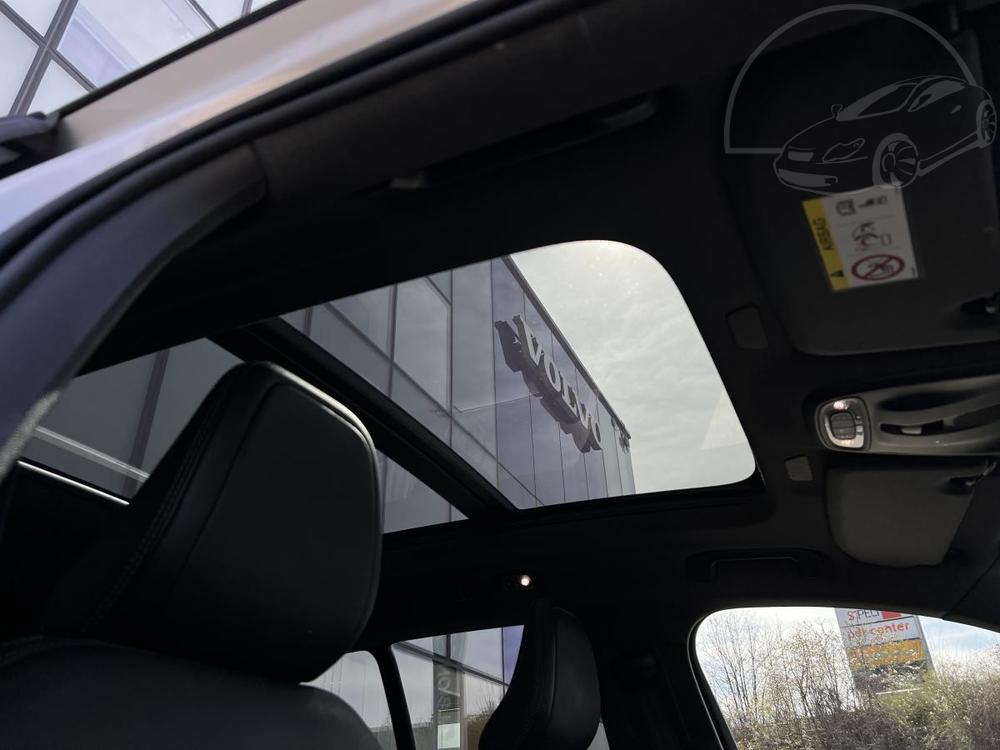 Volvo XC40 T4 RECHARGE R-DESIGN Aut 1.maj