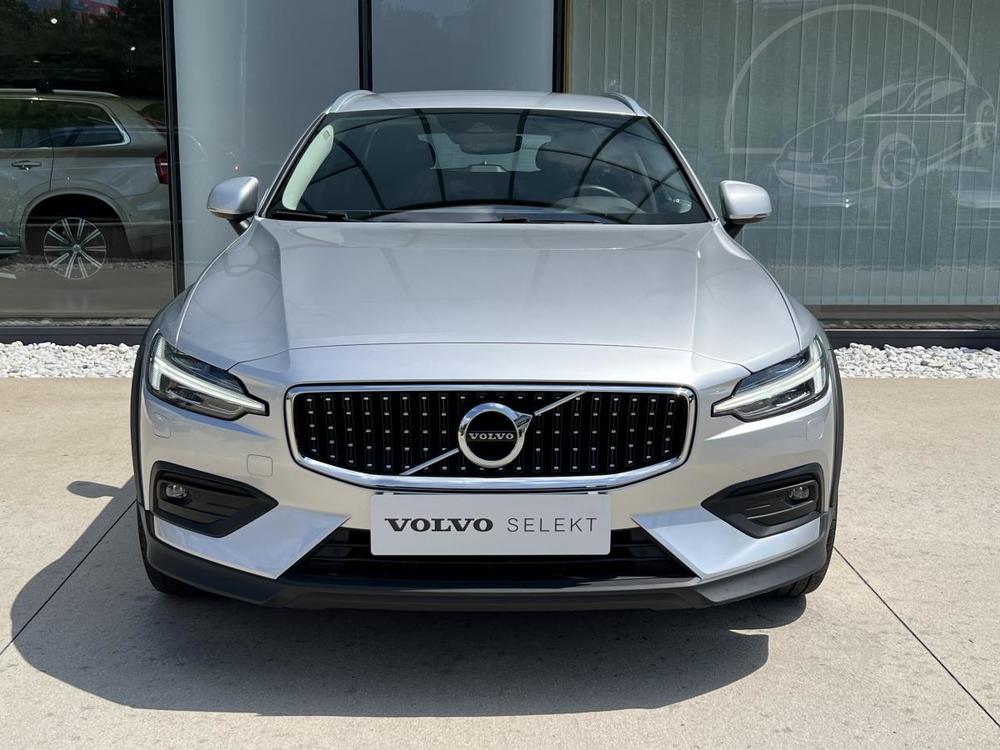 Volvo V60 CROSS COUNTRY B4 AWD Aut 1.maj