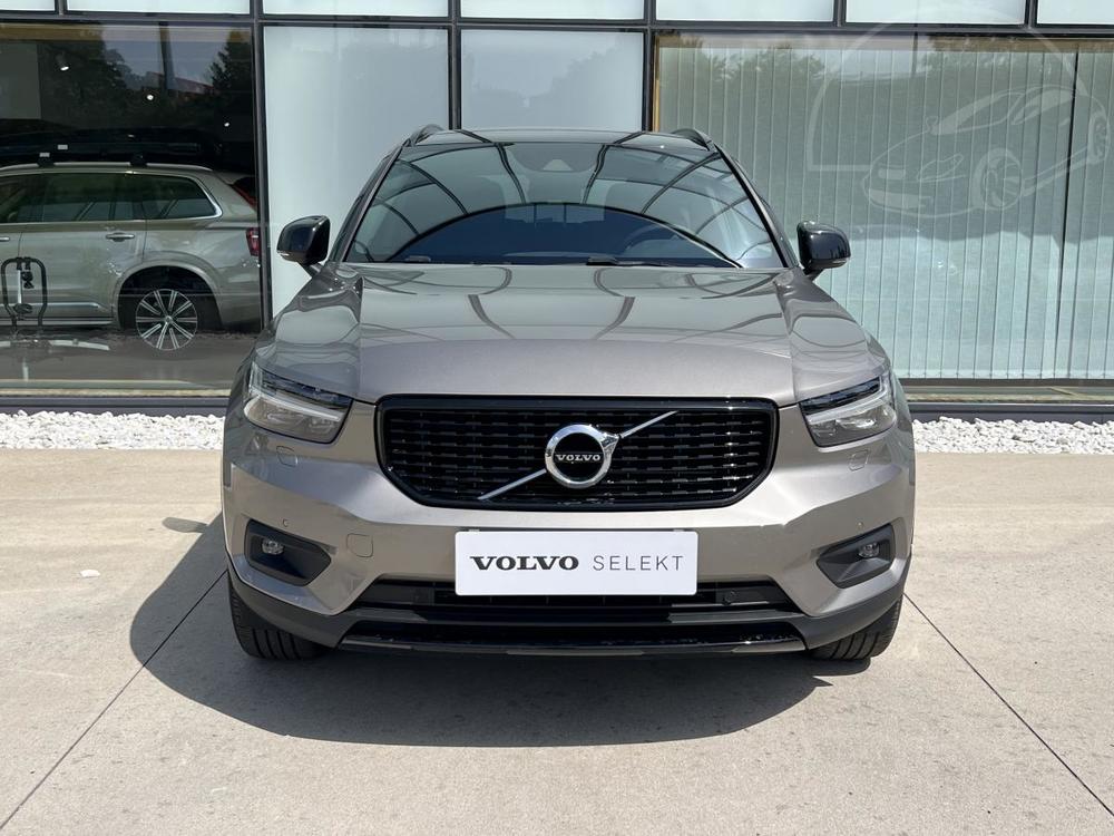 Volvo XC40 T4 RECHARGE R-DESIGN Aut 1.maj