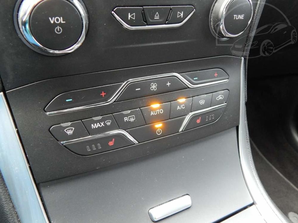Volkswagen Passat DSG BUSINESS LED ACC Kamera 2.