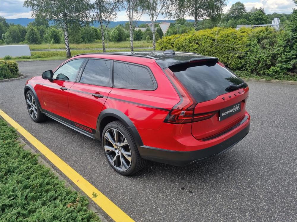 Volvo V90 Cross Country