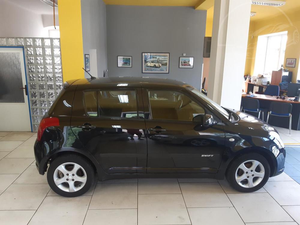 Suzuki Swift 1.3 i KLIMA 4x4