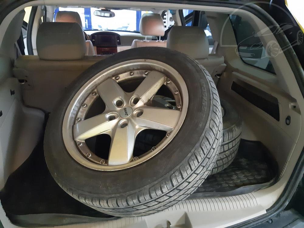 Jeep Grand Cherokee 5.7 HEMI TAN